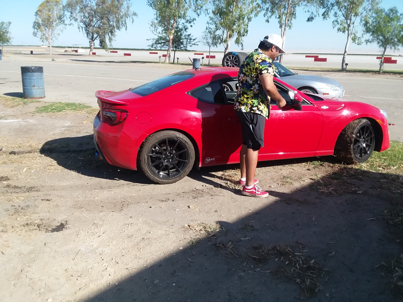 Illustration for article titled Track day broooooooo